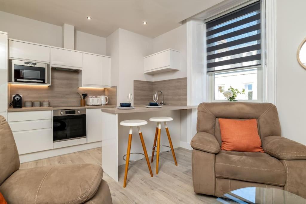 West End @ Netflix @ Newly Built Apartment Aberdeen Luaran gambar